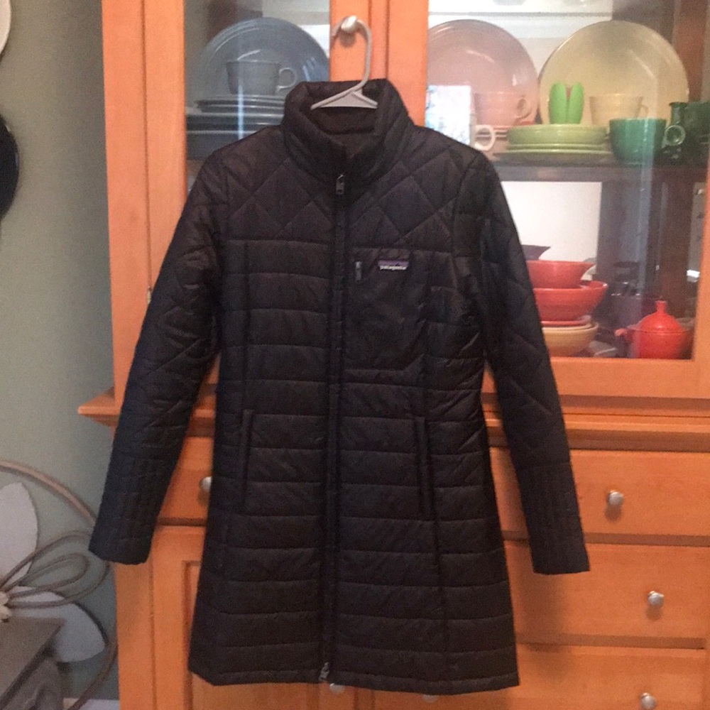 Gently used Women’s XS Radalie Black Patagonia Parka.